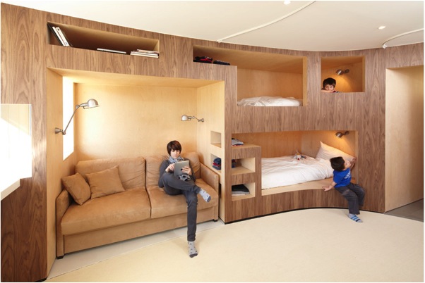 Mobilier intégré pour un appartement de 55 m2. Architecte : h2o architectes