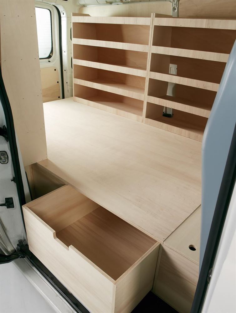 Étagères, tiroirs intégrés : habillage de véhicule utilitaire - Photo : Drouin